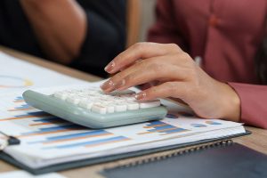 Comment le montant du chômage est-il calculé